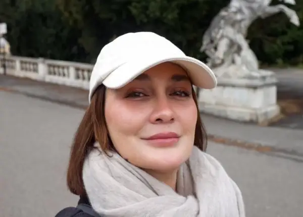 Arus Sungai Deras, Luna Maya Nyaris Tenggelam Saat Syuting Film Suzzanna (Sumber : Instagram/@lunamaya)