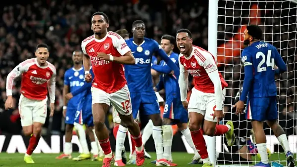 Reaksi Jurrien Timber setelah cetak gol untuk Arsenal saat hadapi Chelsea (Sumber: web/arsenal.com)