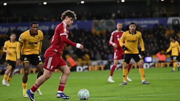 Liverpool harus menelan kekalahan kesembilan musim ini, setelah harus mengakui keunggulan Wolverhampton 2-1 (Sumber: web/espn.com)