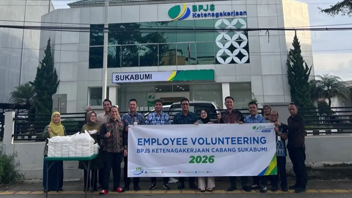BPJamsostek Sukabumi Berbagi Takjil, Karyawan Turun ke Jalan Lewat Program Employee Volunteering