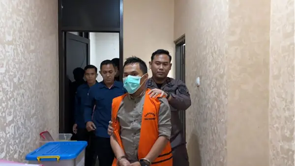 Kepala Desa Neglasari, Rahmat Hidayat (41) resmi ditetapkan sebagai tersangka atas dugaan kasus korupsi anggaran keuangan desa dan Pajak Bumi dan Bangunan (PBB). (Sumber : Istimewa.).