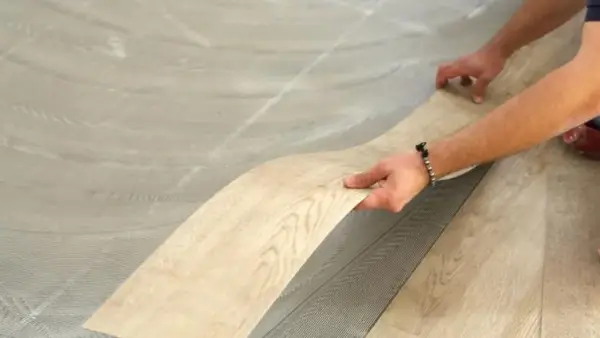 Vinyl lantai dari Decorindo Perkasa | Foto : decorindoperkasa.com