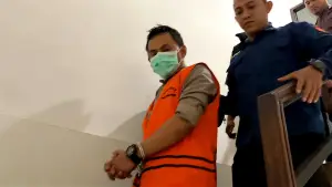 Kepala Desa Neglasari, Rahmat Hidayat (41) resmi ditetapkan sebagai tersangka atas dugaan kasus korupsi anggaran keuangan desa dan Pajak Bumi dan Bangunan (PBB). (Sumber : Istimewa)