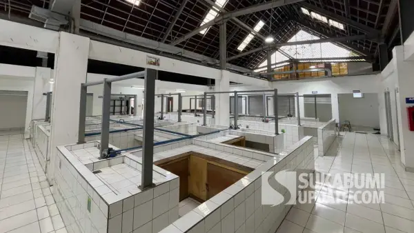 Penampakan sejumlah kios tutup di Pasar Lembursitu Kota Sukabumi, Kamis (5/3/2026). (Sumber Foto: SU/Turangga Anom)