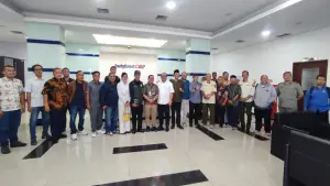 Jajaran Komisi I DPRD Kabupaten Sukaumi saat kunjungan ke PT Indolakto Plant C-3 yang berlokasi di Desa Pasawahan, Kecamatan Cicurug, Jumat (6/3/2026) | Foto : Dok. DPRD