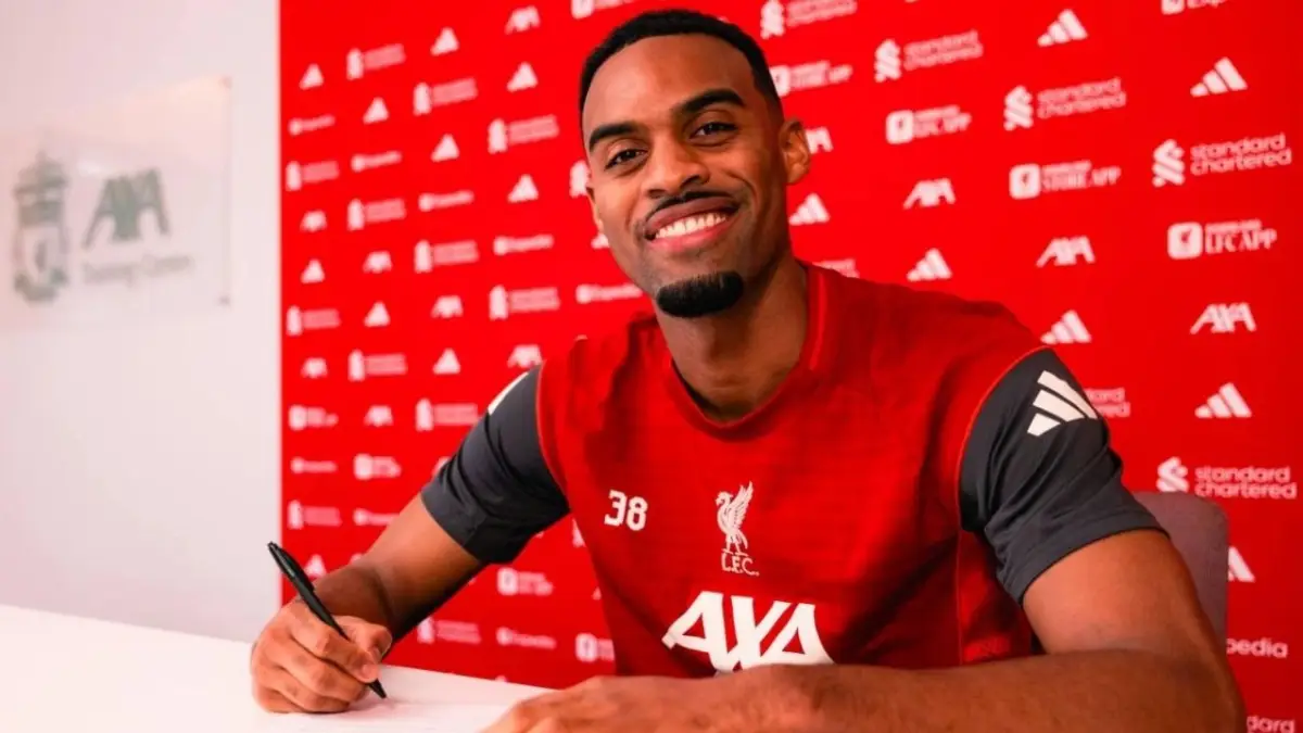 Sepakati Kontrak Baru, Ryan Gravenberch Bertahan di Liverpool