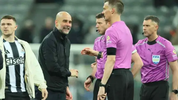 Pep Guardiola melakukan protes setelah laga Piala FA antara Manchester City vs Newcastle United. (Sumber: web/espn.com)