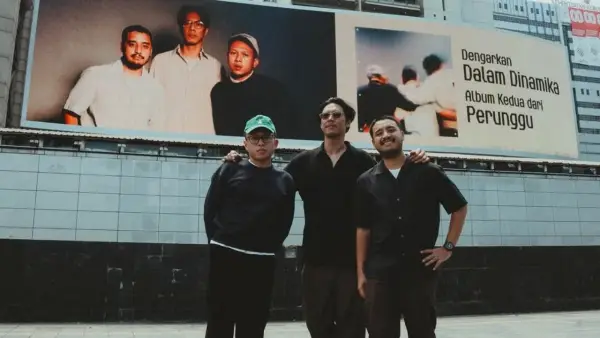 Maul, Adam dan Ildo tengah memperkenalkan album terbaru Perunggu Dalam Dinamika (Sumber: Instagram/@perunggu_)