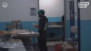 Tangkapan layar video BGN saat melakukan Sidak di SPPG Kebonjati Cikole 01, Kota Sukabumi. (Sumber: Tangkapan layar IG bgnsidak)