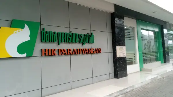 Kantor BPRS HIK Parahyangan di Jalan Raya Percobaan No.38B, Cileunyi Kulon, Kec. Cileunyi, Kabupaten Bandung, Jawa Barat | Foto : Deden Kusdinar