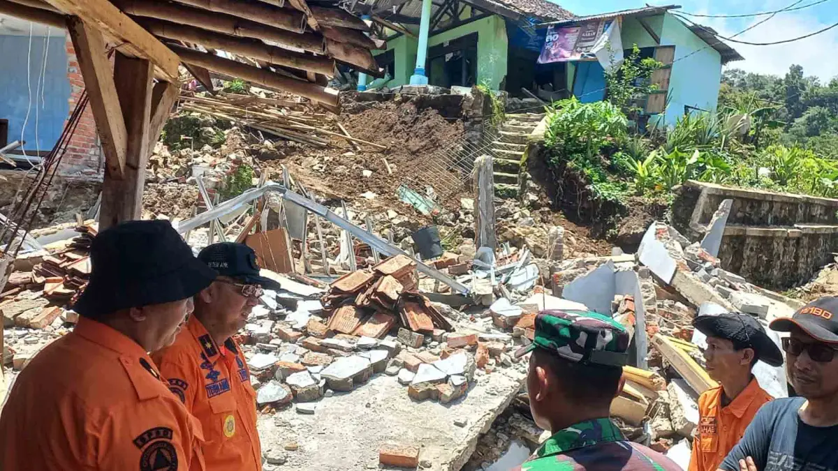 Tinjau Pergerakan Tanah Bantargadung, BPBD Jabar Sebut Lokasi Masuk Zona Merah Sesar Cimandiri