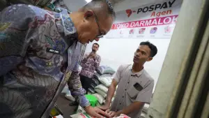 Wali Kota Sukabumi Ayep Zaki pantau bapokting di pasar jelang lebaran (Sumber: dokpim)