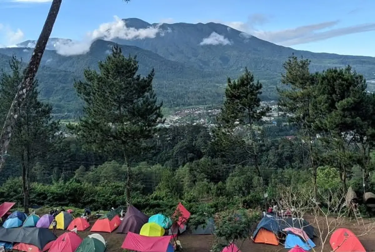 Gak Jauh dari Ibu Kota, Camping di Sini View Citylight dan Gede Pangrango Saat Paginya Indah Banget
