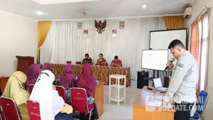 Rakor Sinergi dan Penguatan 6 Standar Pelayanan Minimal (SPM) melalui Posyandu digelar di Aula Kantor Kecamatan Parungkuda, Kabupaten Sukabumi | Foto : Ibnu Sanubari