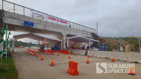 Gerbang tol Bocimi seksi 3 fungsional (Parungkuda - Nagrak ) saat ditutup pukul 17.00 wib | Foto : Ibnu Sanubari