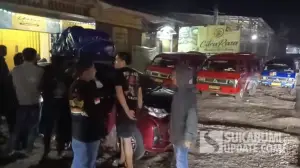Puluhan sopir Colt Mini saat sweeping kendaraan travel gelap di Cibadak Sukabumi, Minggu (15/3/2026) dini hari. (Sumber Foto: Istimewa)
