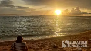 Pemandangan matahari terbenam di pantai Cibuaya, Kecamatan Ciracap. Kabupaten Sukabumi. Senin (16/3/2026). (Sumber: SU/Ragil Gilang)