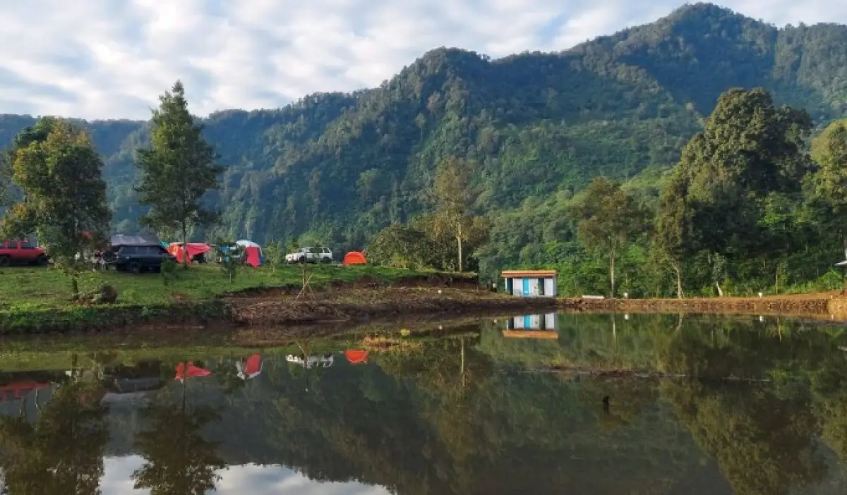 Berkemah Tepi Danau Situ Rawa Kembar Bisa Fishing Camp Sepuasnya