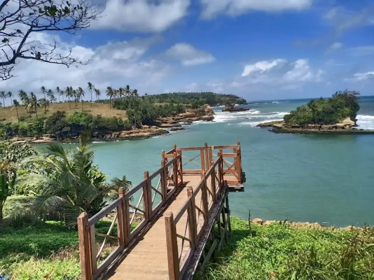 Pantai Amandaratu Sukabumi