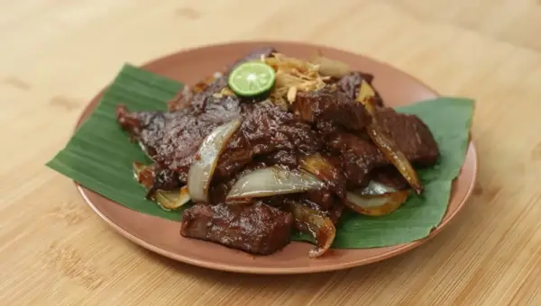 Resep Semur Daging Sapi Panggang, Hidangan Empuk dan Gurih untuk Lebaran (Sumber : Youtube | Devina Hermawan)