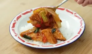 Resep Tahu Oseng Saus Padang, Menu Simple Gurih untuk Buka Puasa dan Sahur (Sumber : Youtube | Devina Hermawan)