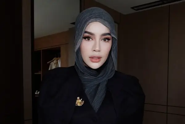 Tuai Kontroversi, Emy Aghnia Akui Salah Gunakan Video Vidi Aldiano untuk Promosi (Sumber : Instagram/@emyaghnia)