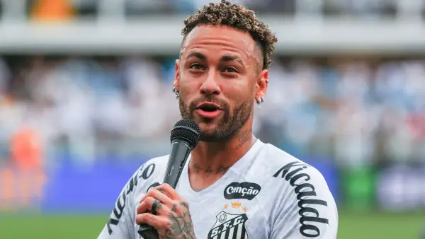 Neymar memberikan reaksi atas tak dipanggil dirinya ke Timnas Brasil. (Sumber: web/beinsports.com)