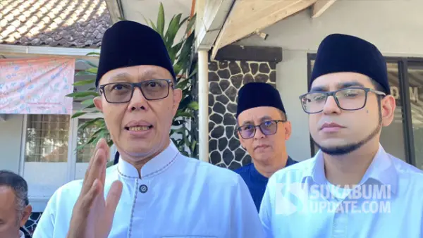 Wali Kota Sukabumi, Ayep Zaki didampingi Wakil Wali Kota Sukabumi Bobby Maulana saat diwawancarai. Jumat (20/3/2026). (Sumber: SU/Turangga Anom)