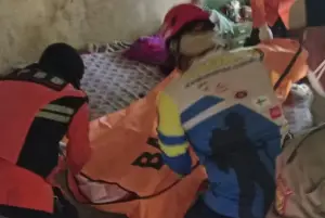 Evakuasi jenazah pria di Parakansalak saat lebaran Idul Fitri 1447 H (Sumber: P2BK)