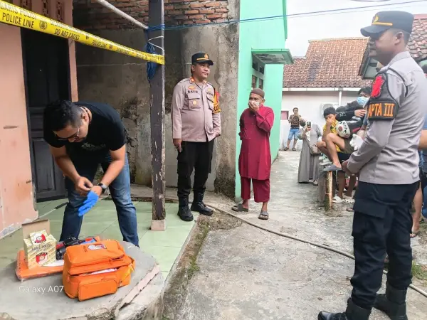 Olah tkp penemuan mayat di cisolok Sukabumi (Sumber : Sukabumiupdate)