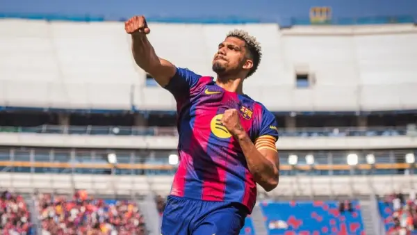 Selebrasi Ronald Araujo setelah cetak gol kemenangan Barcelona atas Rayo Vallecano (Sumber: web/fcbarcelona.com)