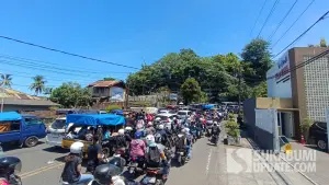 Kondisi lalu lintas di Jalan Kidang Kencana Palabuhanratu Sukabumi di H+2 Lebaran, Senin siang (23/3/2026). (Sumber : SU/Ilyas)