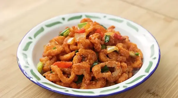 Resep Cumi Krispi Manis Pedas, Hidangan Favorit Bercita Rasa Gurih Manis Pedas (Sumber : Youtube | Devina Hermawan)