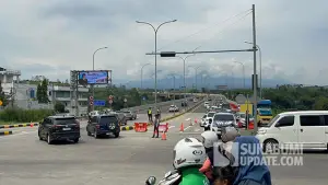Kondisi lalu lintas di sekitar Exit Tol Parungkuda Sukabumi, pada Selasa (24/3/2026).