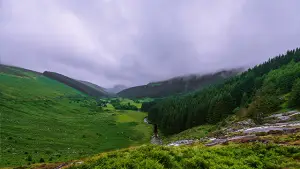 Ilustrasi - Sebagian besar wilayah Jawa Barat termasuk Sukabumi dan sekitarnya diperkirakan mengalami cuaca berawan hingga hujan pada 2 April 2026. (Sumber : unsplash.com/@Jonathan Ferreira)