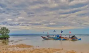 Pantai Tenda Biru merupakan salah satu destinasi wisata yang menawarkan keindahan pantai luar biasa di Ujunggenteng Sukabumi (Sumber : Gmaps/egasfm)
