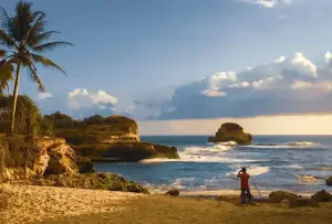 Pantai Solokan Saat di Ujunggenteng Sukabumi jadi salah satu destinasi wisata yang masih sepi dan asri (Sumber : Gmaps/Yusuf Kurnia)