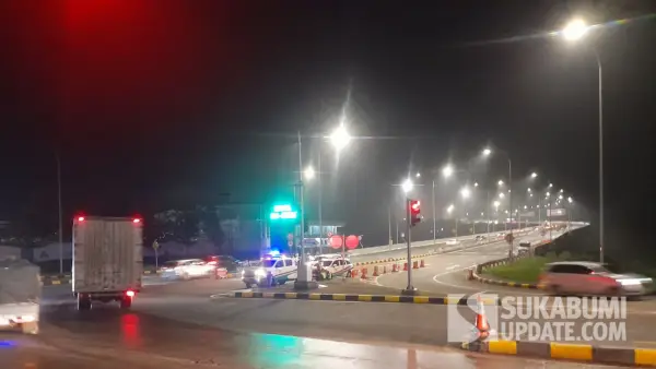 Arus lalu lintas di Exit Tol Parungkuda saat H+5 Lebaran, Rabu (25/3/2026). (Sumber: SU/Ibnu Sanubari)