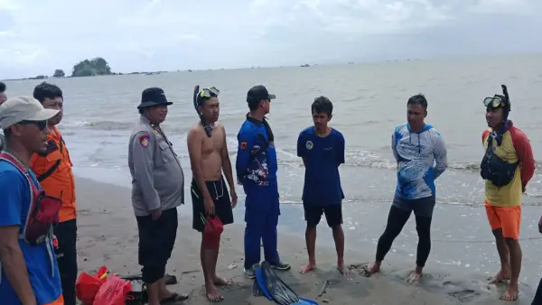 Petugas dari Balawista di Pantai Cikadal, Ciemas, Kabupaten Sukabumi | Foto : Dok. warga