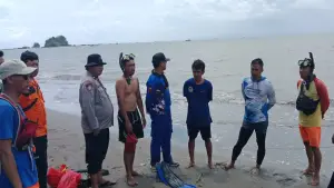 Petugas dari Balawista di Pantai Cikadal, Ciemas, Kabupaten Sukabumi | Foto : Dok. warga