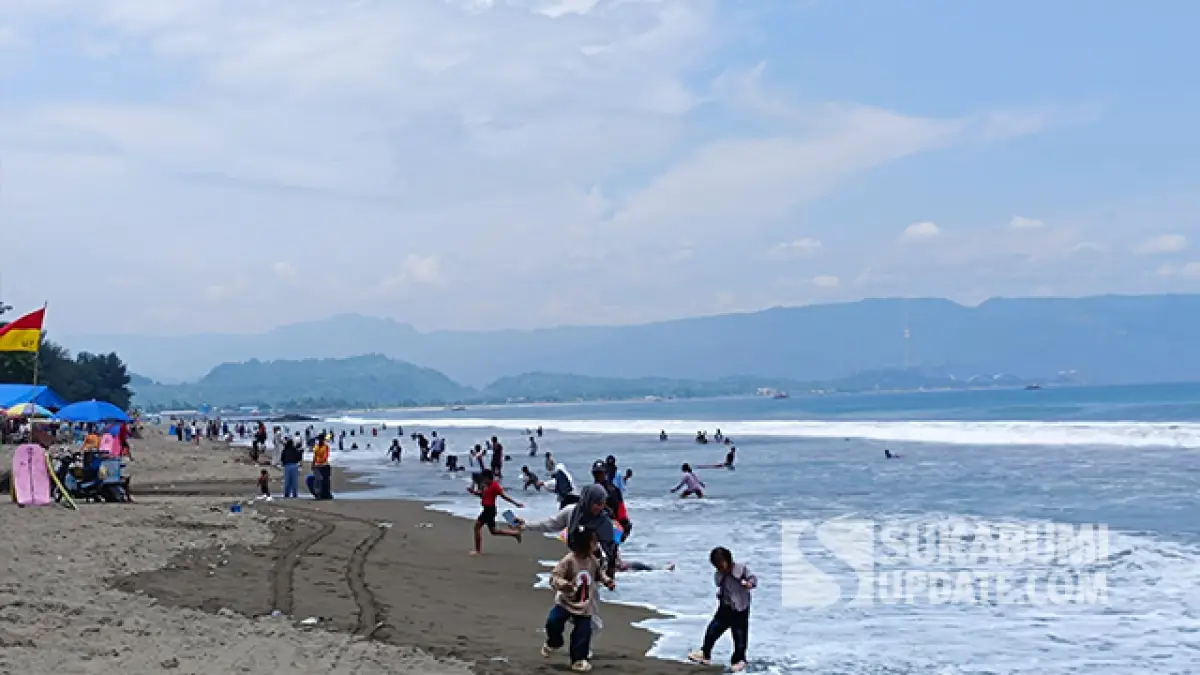 Pantai RTH Citepus Ramai Diserbu Wisatawan, Disperkim Ingatkan Pentingnya Jaga Kebersihan