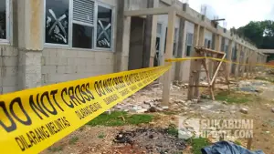 Kondisi bangunan sekolah baru SMAN 1 Cibitung yang sudah terpasang Pita Kuning “Do Not Cross”. (Sumber : SU/Ragil Gilang).