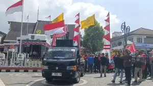 Aksi demonstrasi warga Cibeureum soroti Program MBG di Kota Sukabumi. Rabu (1/4/2026). (Sumber: Istimewa)