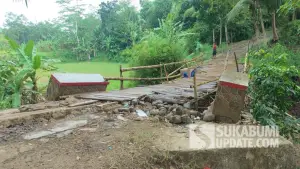 Kondisi jembatan darurat di Kampung Cibening Bantargadung Sukabumi yang kian memprihatinkan dan membahayakan. (Sumber Foto: Istimewa)