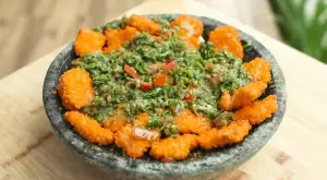 Resep Nugget Goreng Sambal Pecak, Menu Pedas yang Menggugah Selera Makan (Sumber : Youtube | Devina Hermawan)