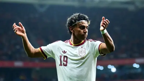 Aksi Lamine Yamal saat membela Spanyol menghadapi Mesir (Sumber: Instagram/@sefutbol)