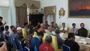 Rapat koordinasi percepatan pembangunan KDKMP yang digelar di Pendopo Sukabumi, Kamis (2/4/2026) | Foto : @Pemkab Sukabumi
