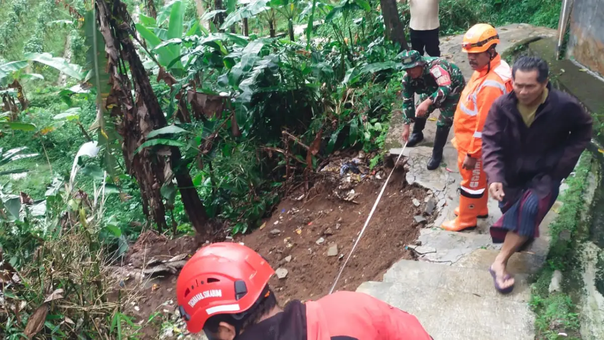 Cuaca Ekstrem Picu Longsor dan Kerusakan Rumah di Tiga Desa Parakansalak
