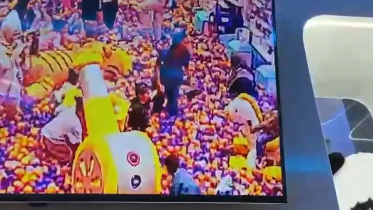 Detik-Detik Dompet Berisi Emas Rp15 Juta Hilang di Playground, Aksi Pelaku Terekam CCTV