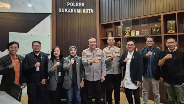 Manager PLN UP3 Sukabumi, Eka Rahma Daniati saat melakukan kunjungan kerja ke Polres Sukabumi Kota, Kamis (02/04/2026) | Foto : PLN Sukabumi